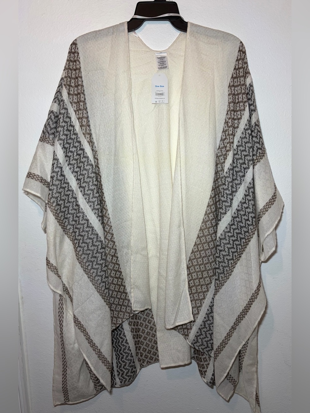 Time and Tru women’s Ruana - poncho style wrap One size fits most Beige/ tan